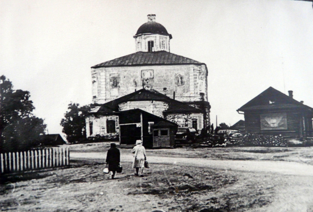Преображенская церковь в Есеновичах. Фото 1960х гг. из архива Есиновической библиотеки