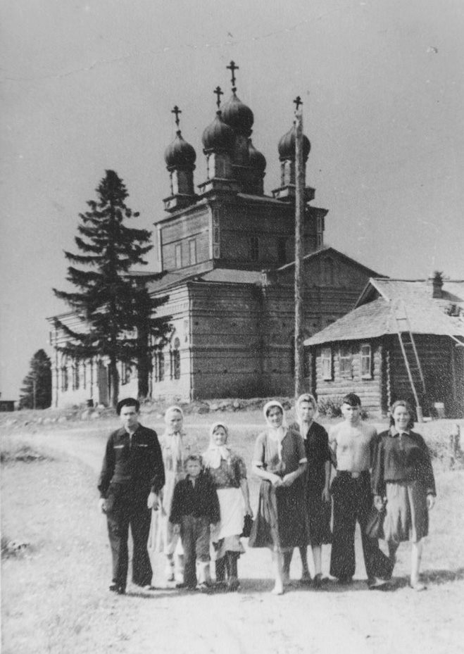 Олехново. Крестовоздвиженская церковь