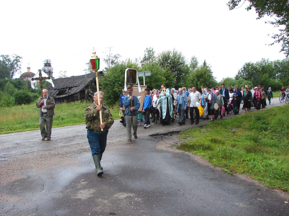 Крестный ход из Матвеево в Чёрный Ручей 20 июля 2008 г. Фото В.В. Сердюка