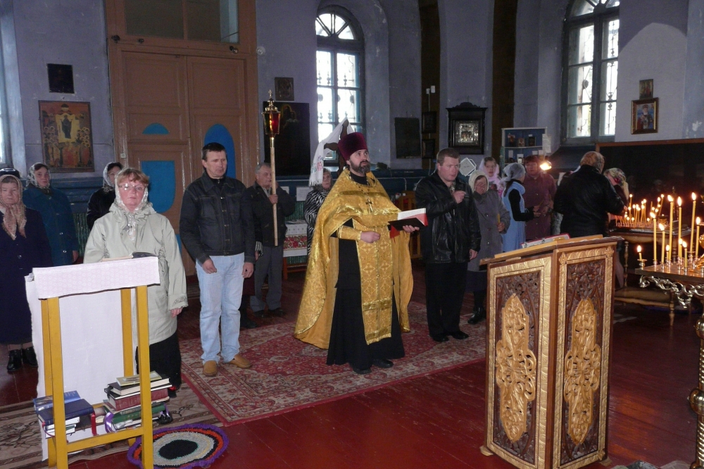 С. Матвеево, 10 августа 2012 г. Молебен в храме