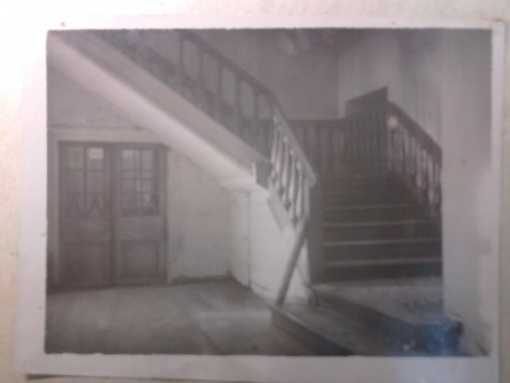 Вышний Волочёк. Преображенская церковь. Лестница на второй этаж храма. Фото 1941 г.